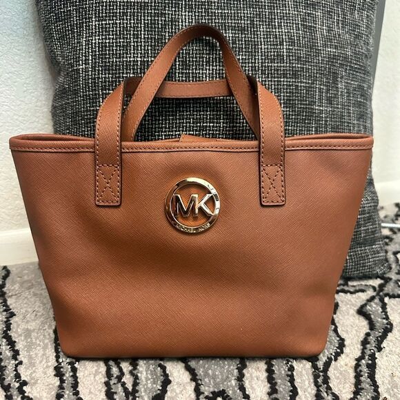 Michael Kors Tan Tote Bag with Gold Logo - Picture 1 of 9